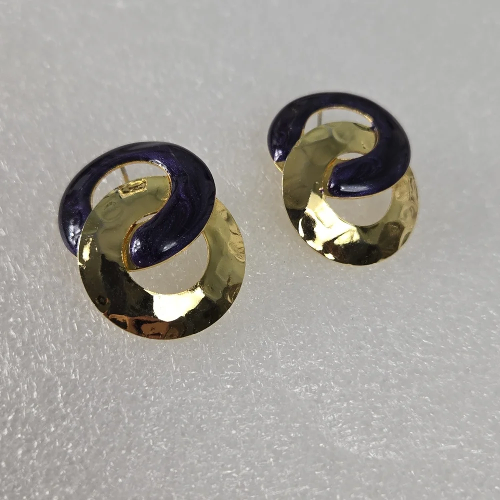 Elegant Purple and Gold Interlinked Earrings Stud Earrings - Picture 9 of 14